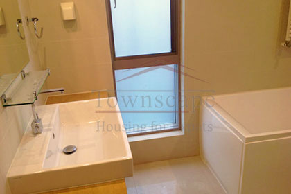 Bathroom Nanyang Seasons Court luxury apt with great kitchen