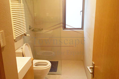 Bathroom Nanyang Seasons Court luxury apt with great kitchen