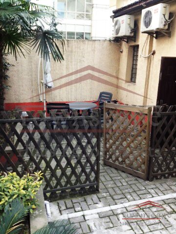 Patio Apartment in the heart of Shanghai Line 2