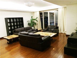 Beautiful apartment near with study and balcony near Xintiand