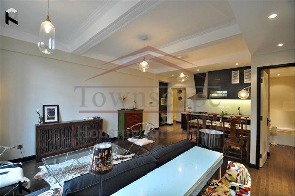lane house for rent Renovated old apartment on West Nan Jing Road with nice environment