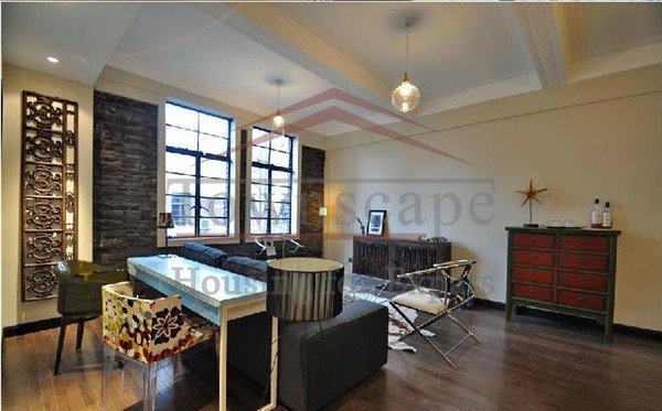 rent french concessoin style apartment Renovated old apartment on West Nan Jing Road with nice environment