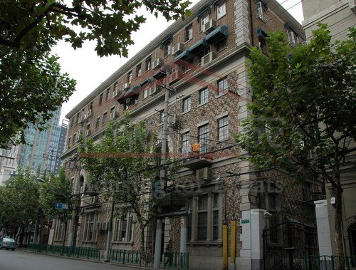 brick house lane house shanghai Cozy old apartment with roof terrace for rent in freach concession