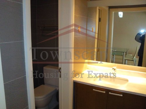  2 BR apartment for rent nean Nanjing west road