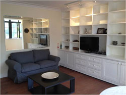 Bright and renovated old apartment for rent in the center of 