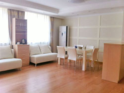 Cozy and bright apartment for rent in Hongqiao
