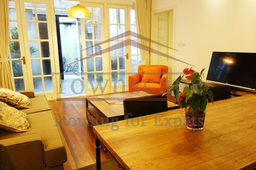 bright with terrace rent shanghai Renovated and bright old lane house with terrace near Huaihai road