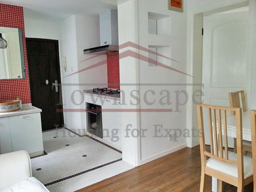 falts for rent in shanghai with terrace Apartment with balcony and wall heating for rent on Changle road