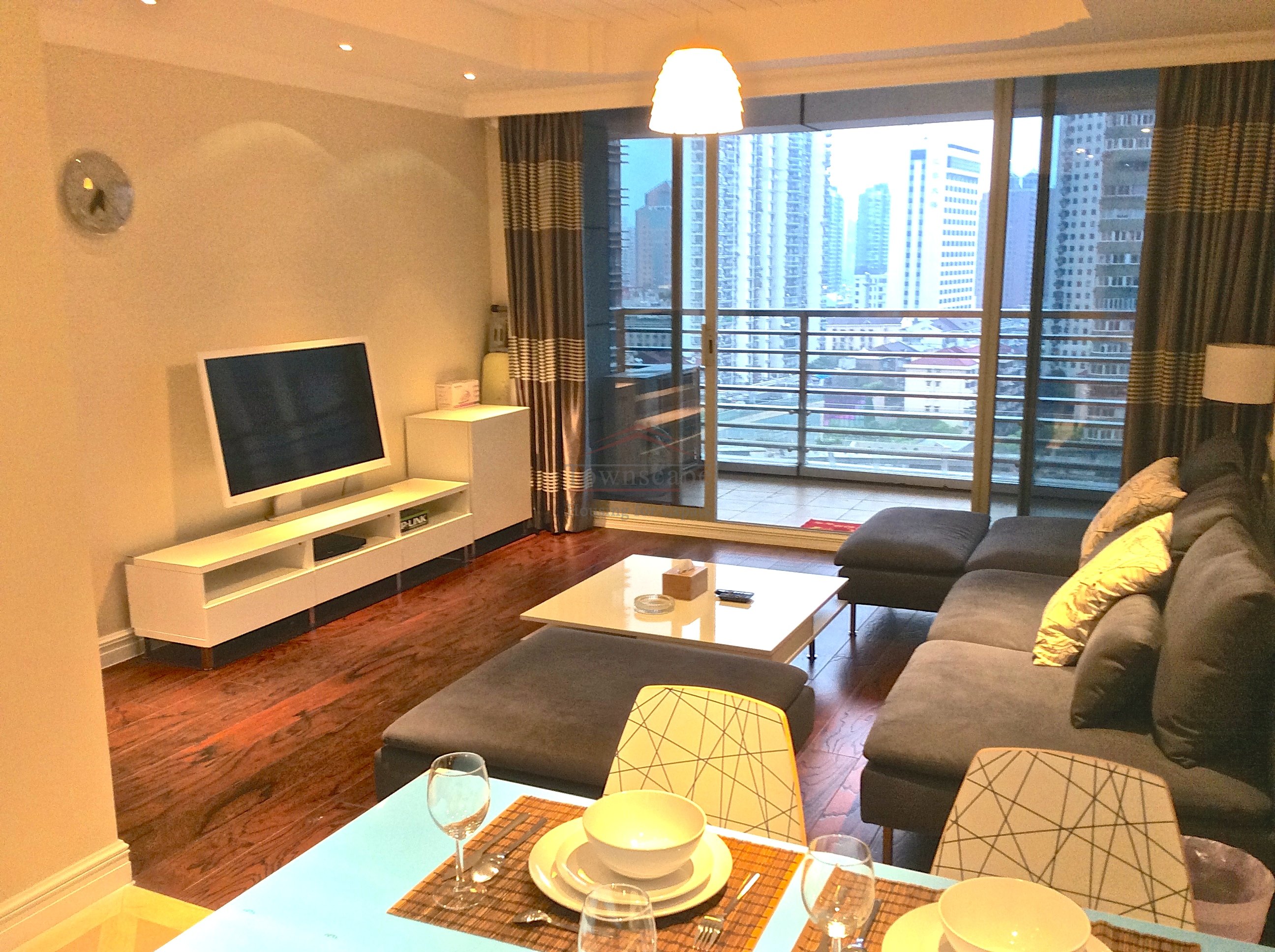 apartment with balcony shanghai Classy executive apartment to rent near People