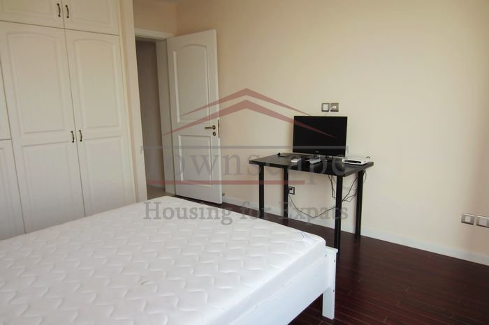 Rent Shanghai Perfect 2BR apartment 2 mins from West Nanjing road line 2
