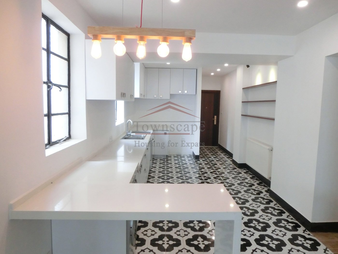 Rent Shanghai Chic Central 3 bed house new West Nanjing road line 2