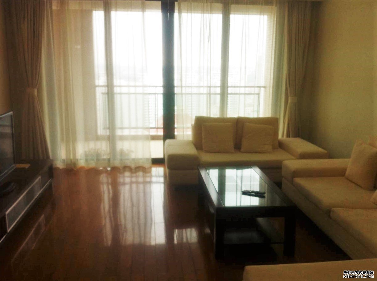  4BR Family Apartment in Yanlord Riviera (Changning)