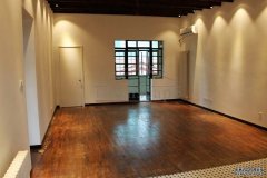  Renovated 2BR Apartment with wall heating
