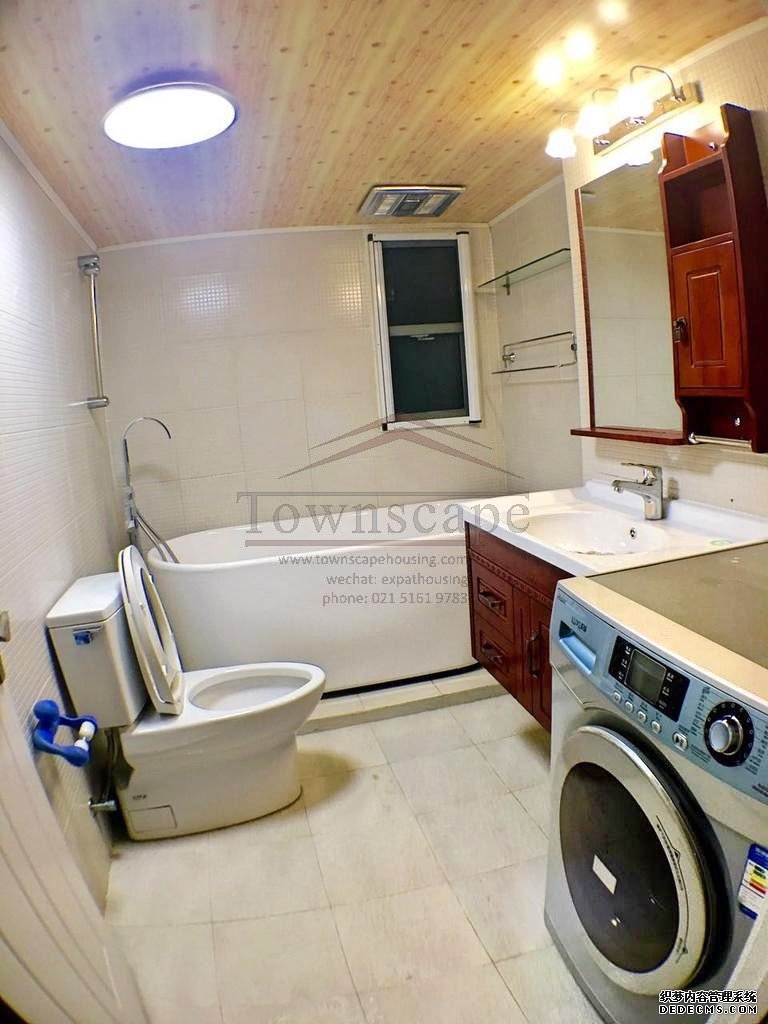  Converted Loft Apartment with Outdoor Space in Jingan Temple Area