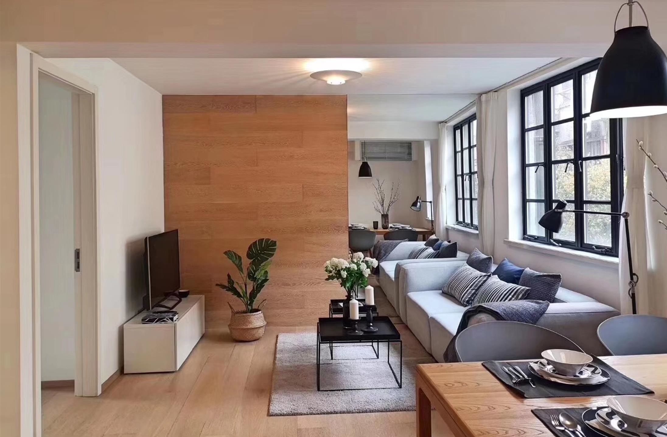 Large Livingroom Renovated Bright FFC Apt for Rent in Shanghai