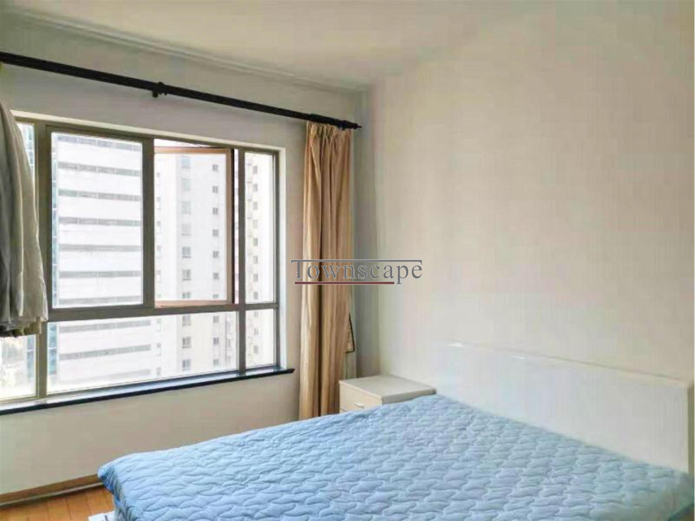 Bright Bedroom One Park Ave Apt nr LN 2/7 in Shanghai’s Jing’an Area for Rent