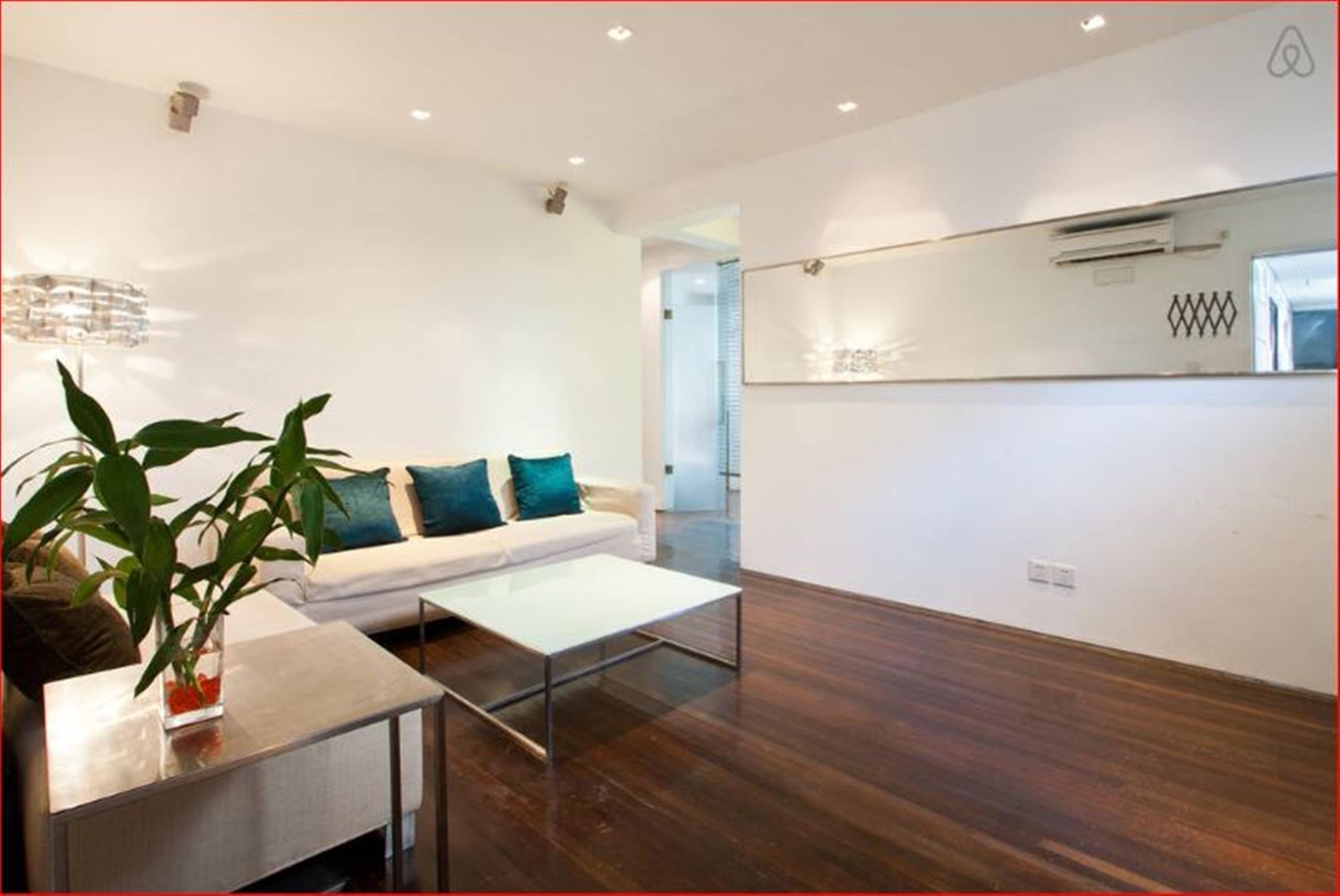 open design Renovated Bright Spacious Modern FFC 1BR Apt nr LN1/2/7/10/11 in Shanghai for Rent