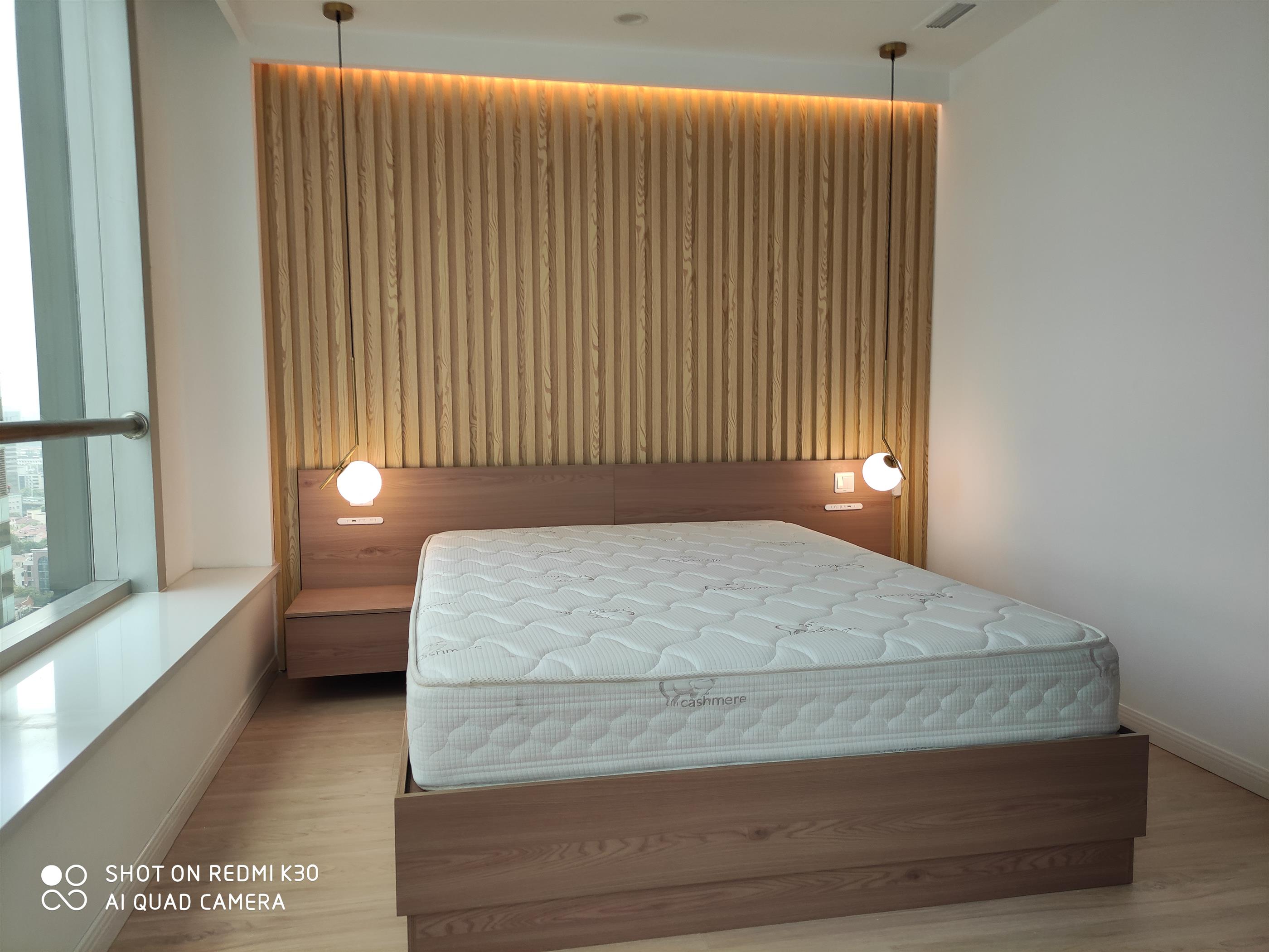 new bed Great Value, Great Location New 1BR Apartment nr LN 2/7/12/13 for Rent in Downtown Shanghai