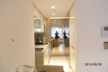 picture 2 Modern and luxurious 1br apartment with office