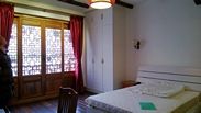 Gorgeous high ceiling 2br Lane House withterrace balcony and