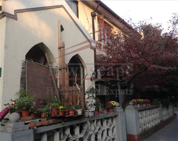 Newly renovated old house with terrace near Hengshan rd / li