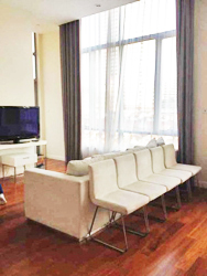 Bright apartment for rent in Jingan Temple district