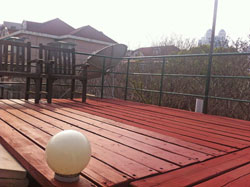 Unfurnished 2 level lane house with roof terrace and garden