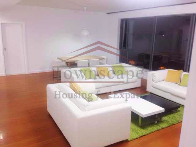 Grand family apartment in Century garden complex Pudong