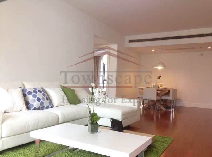 spacious 2 bedroom apartment in famous Casa lakevile complex3