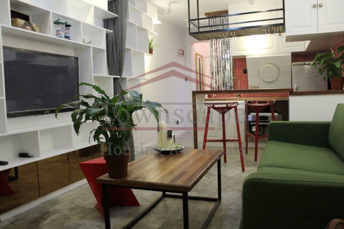 Renovated single bedroom Old apartment near Huaihai road