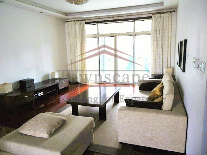 Cosy three bedroom apartment near West Nanjing Road