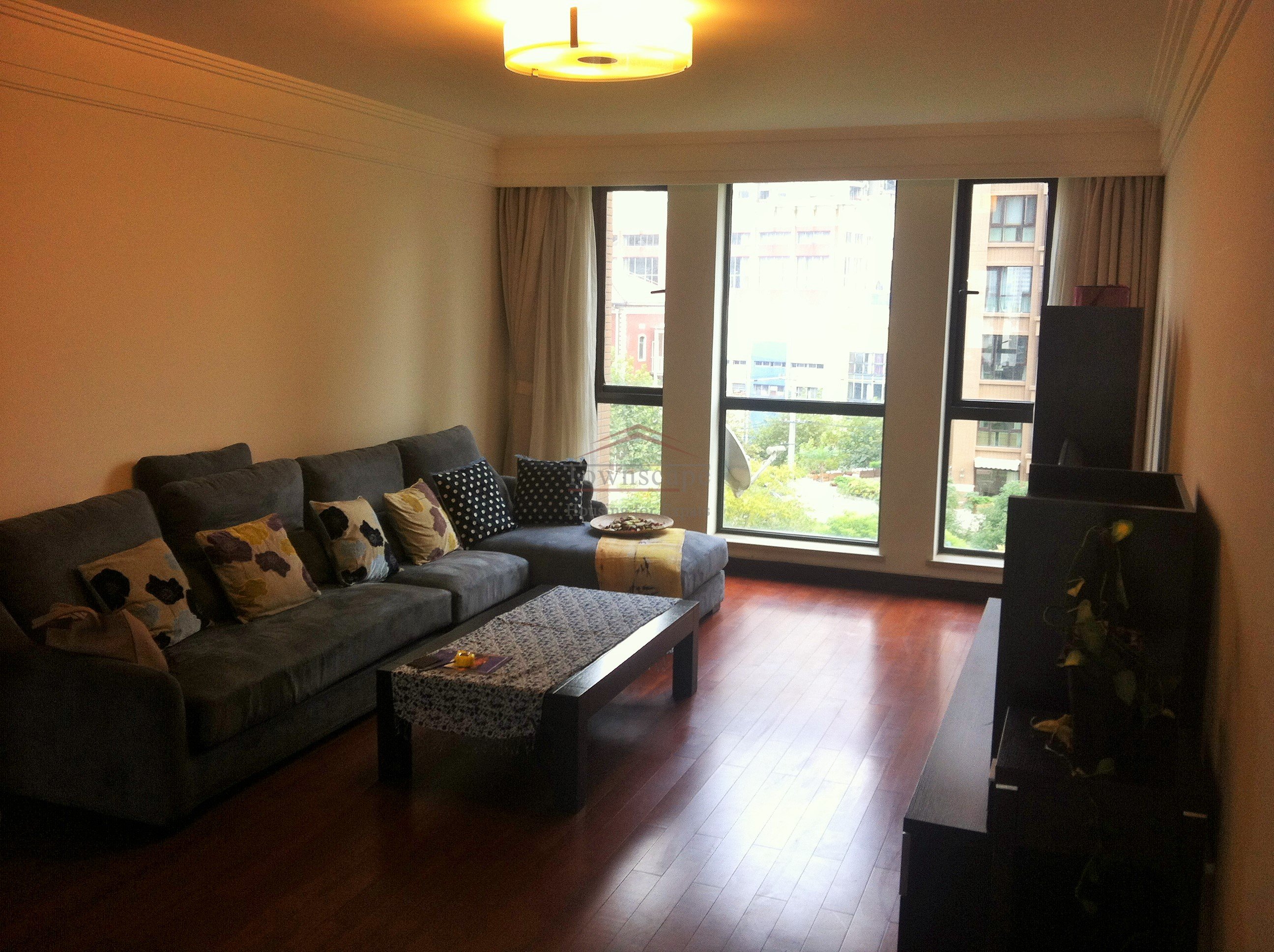 Comfortable 2 br apartment in Xintiandi area