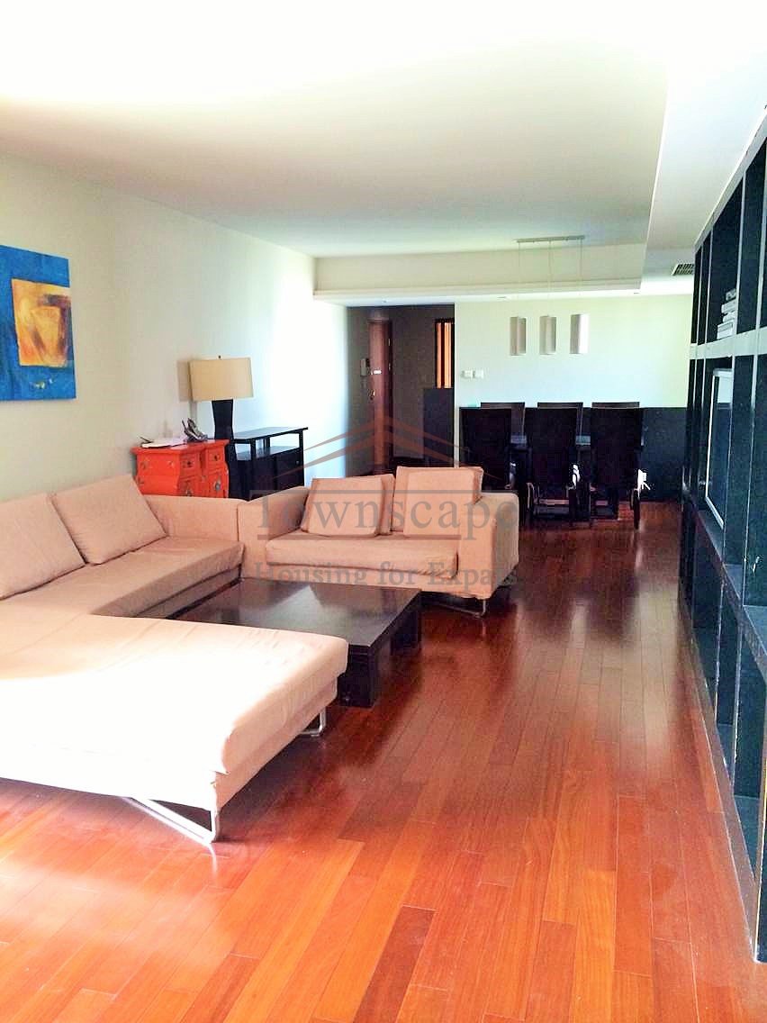 Top located 3br apartment in Oriental Manhattan compound, Xuj