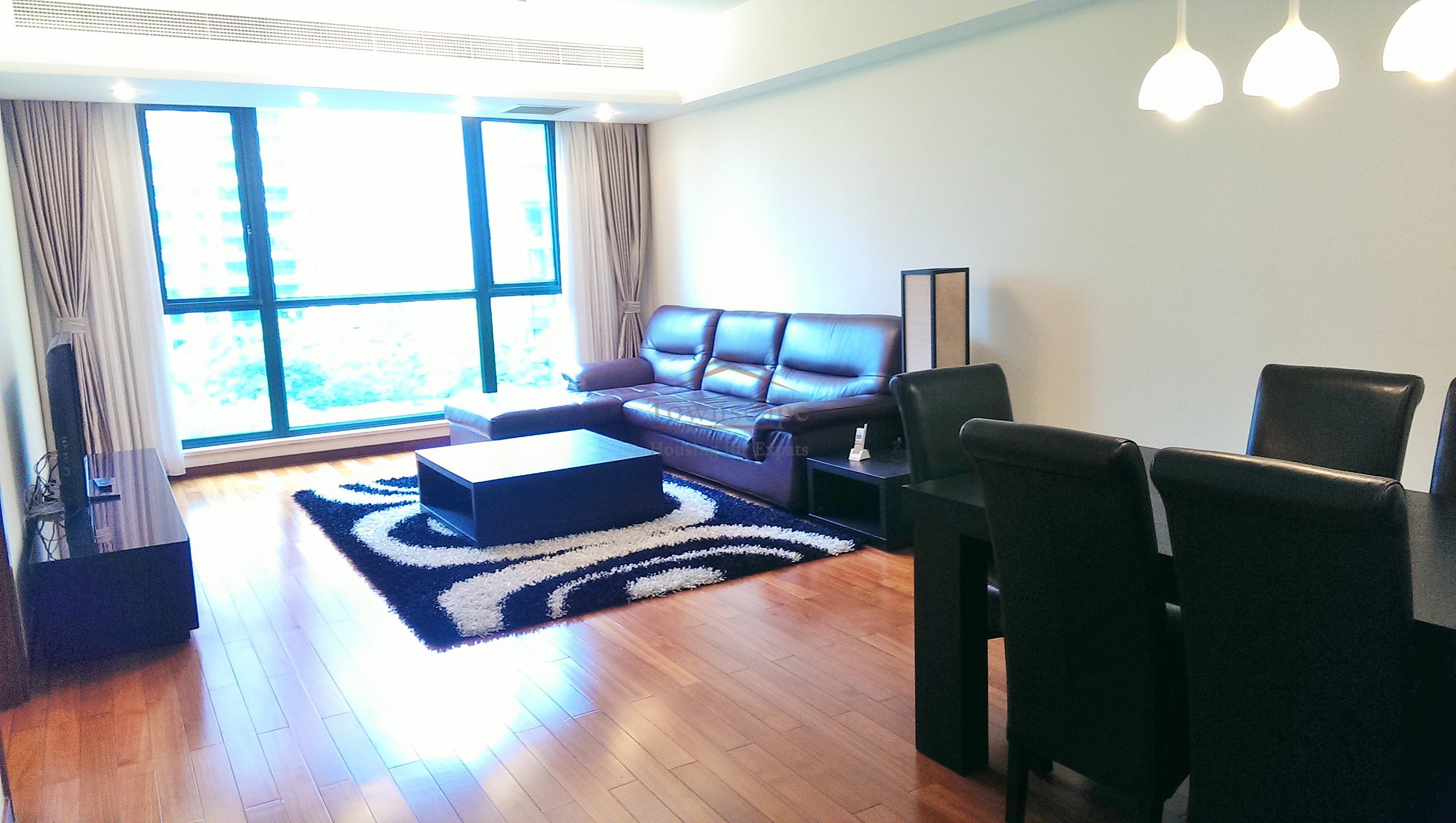 Beautiful 4br apartment in Pudong Financial district