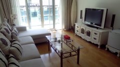 Beautiful bright 2br apartment nr Nanjing Road