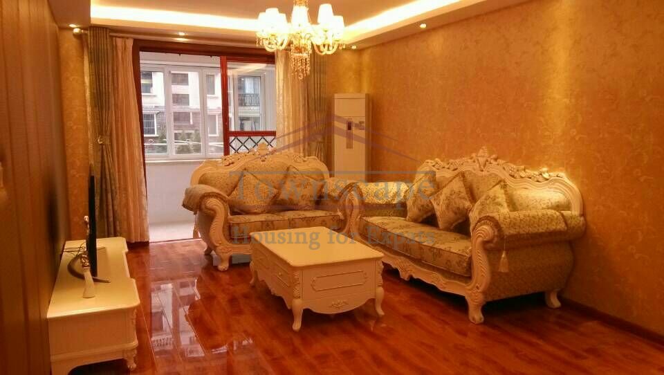 Beautiful 3 BR apartment near line 4/1 Shanghai stadium/XuJia