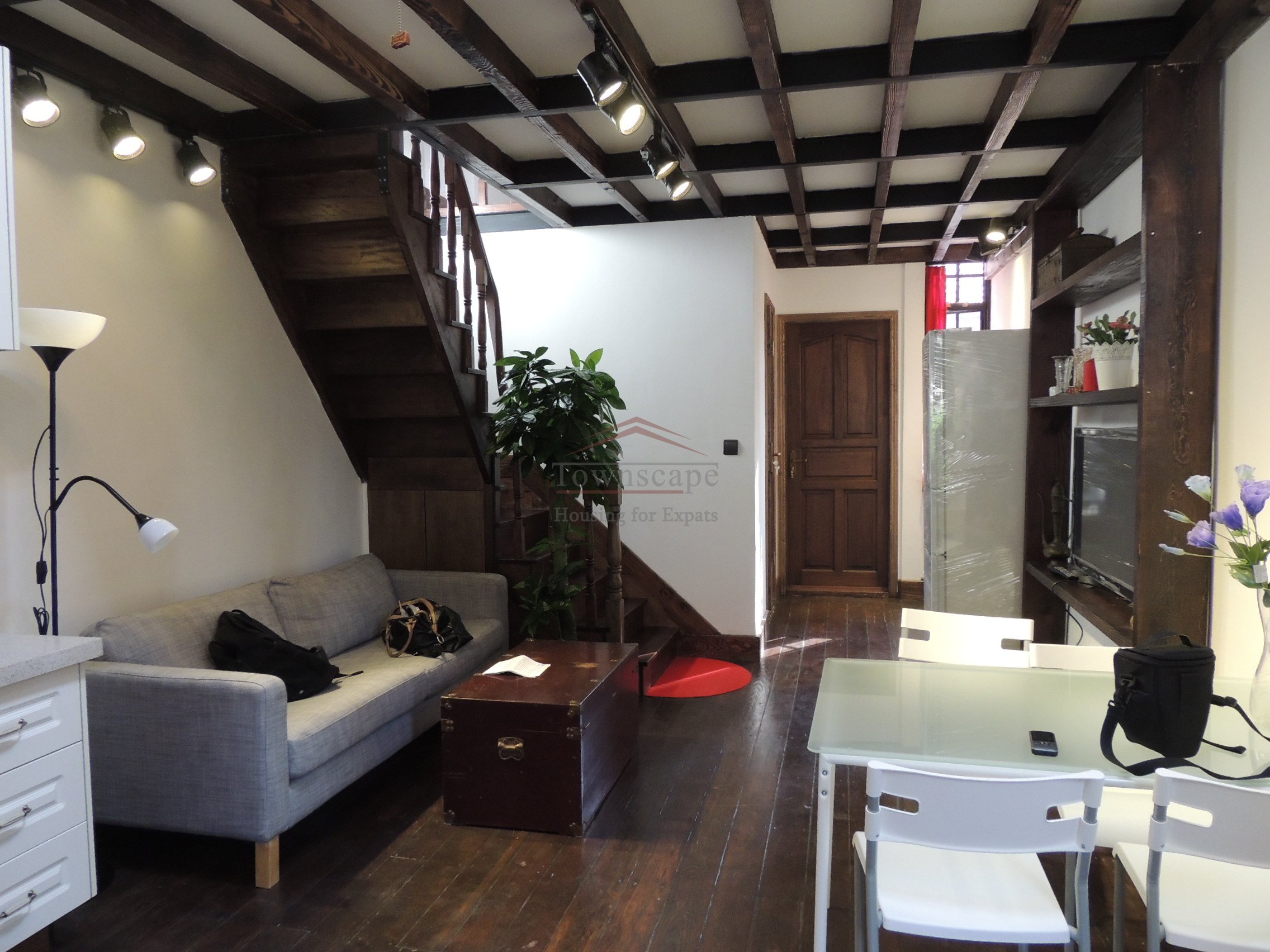 Gorgeous 2 BR Lane House in Central Shanghai