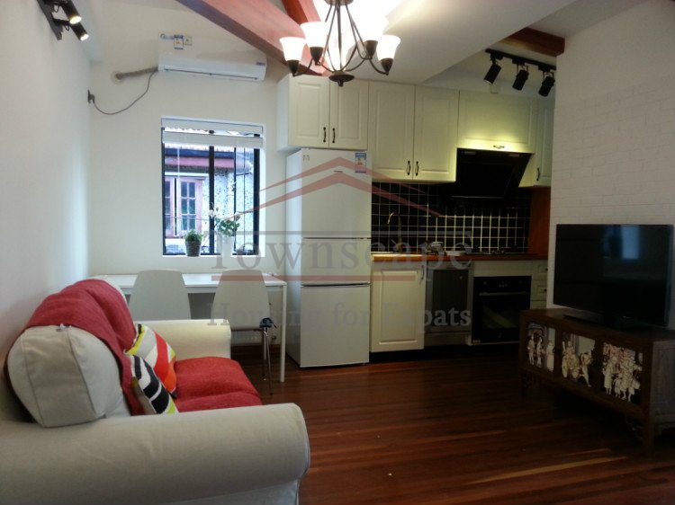 Warm and bright 1 BR Lane house in Central Shanghai