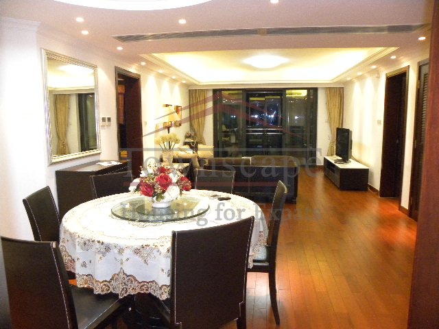 Excellent 3 bedroom Apartment in Gubei near Line 10 w/pool,gy