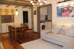 Beautiful 3BR Apartment for rent with Heating nr Jiaotong Uni