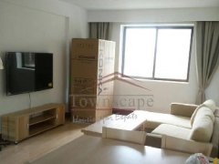 Sunny, renovated 2BR Apartment in Jingan