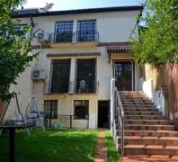 Well kept Lane House with Garden in former French Concession