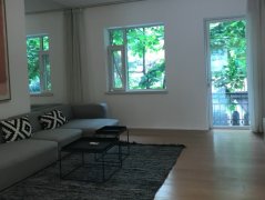 Ample 3BR Apartment in Xintiandi