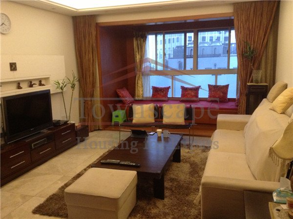  3 BR Central Park apt in Xintiandi near people square