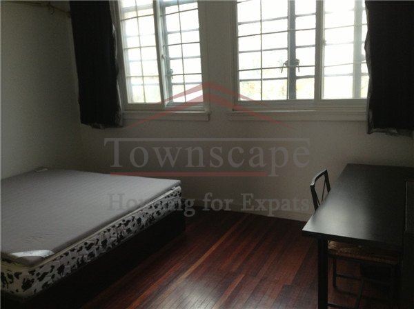 bedroom old 2BR apt on Hengshan rd, French Concession