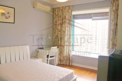Bedroom Sea of Clouds 3BR apartment with balcony