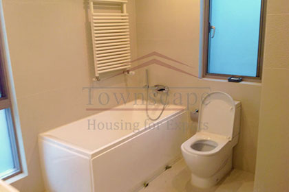 Bathroom Nanyang Seasons Court luxury apt with great kitchen