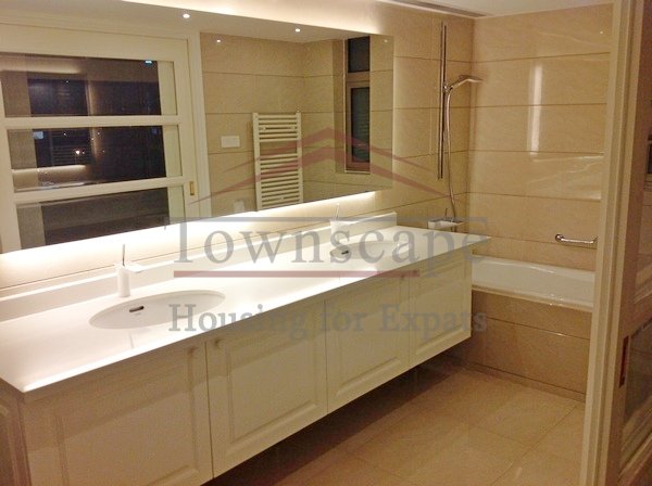 Bathroom High quality 3br apt with floorheating