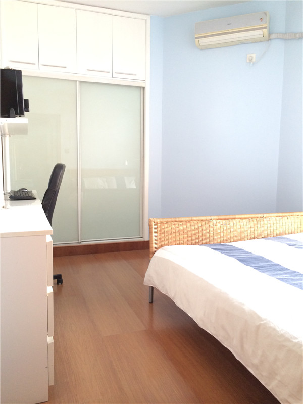  3BR modern apt on South Wulumuqi road in French Concession