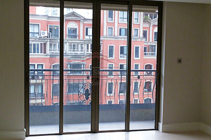 Balcony Luxurious 3BR apt with floor heating in French Concession